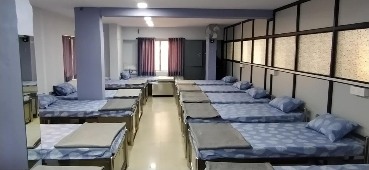 Shiv Sai Dormitory Vadodara Eksteriør bilde